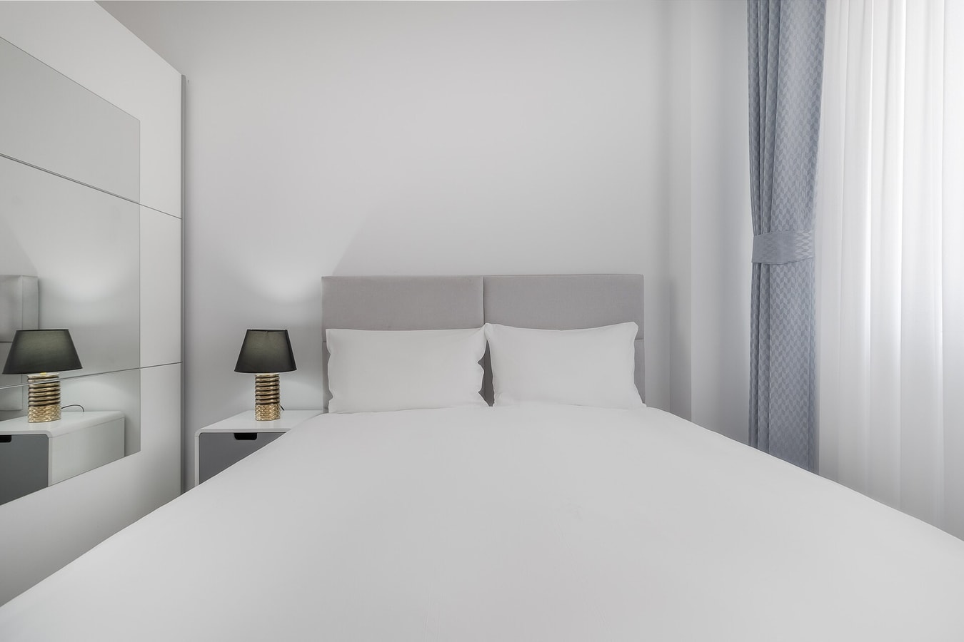 Palm Spring 16 FlatWhite Properties