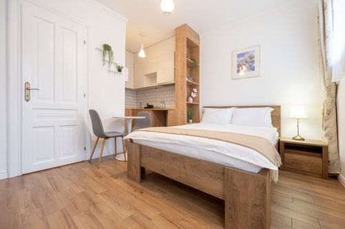 Central Park Eight, room with kitchen FlatWhite Properties