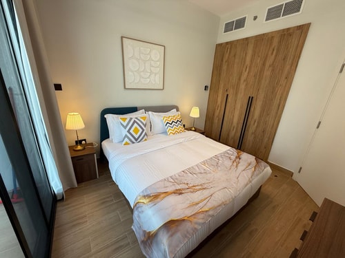 Stylish Jr. 1BR on Maryah Island near Cleveland