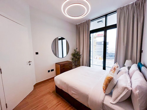 Central Stay 1 Bed Junior near Cleveland