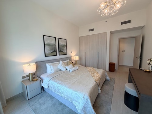 1BR Yas Golf Collection, short walk to Water Park