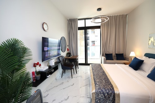 Modern Studio Near Cleveland Clinic & Galleria Mall