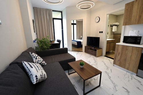 1 Bed Junior near Cleveland and Galleria Mall!