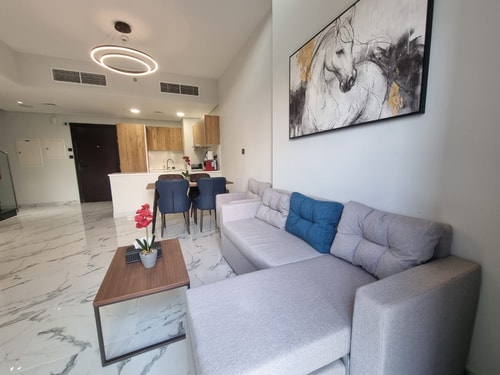 Stylish 3BR Duplex Near Cleveland & Galleria Mall