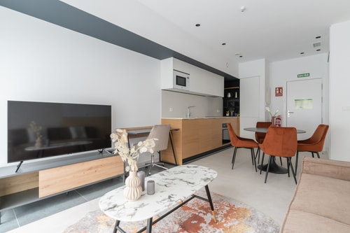 Bright & Modern-1Bedroom 1Bath-Av. de America