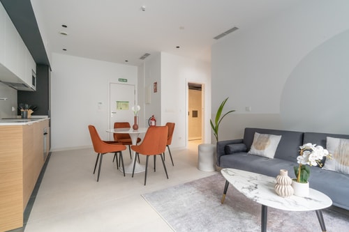 Modern and Bright-2Bedrooms 2Baths-Av. de América