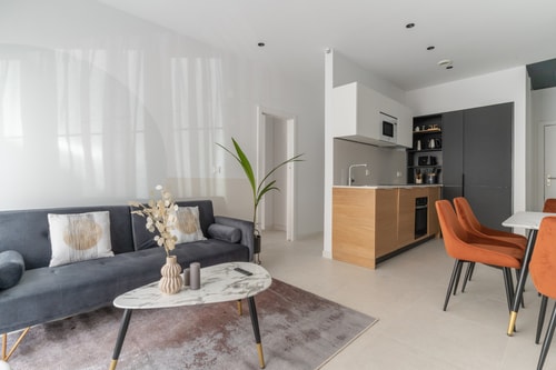 Renovated & Bright-1Bedroom 1Bath-Av de América