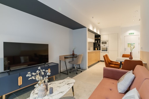 Bright Apartment-1Bedroom 1Bath-Av de América