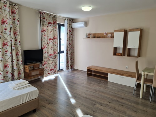 «Иларион 5» студия, люкс в центре города 4 Varna Short Rent