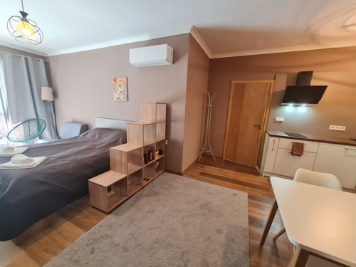 "Мати Вх" просторно студио в затворен комплекс 5 Varna Short Rent