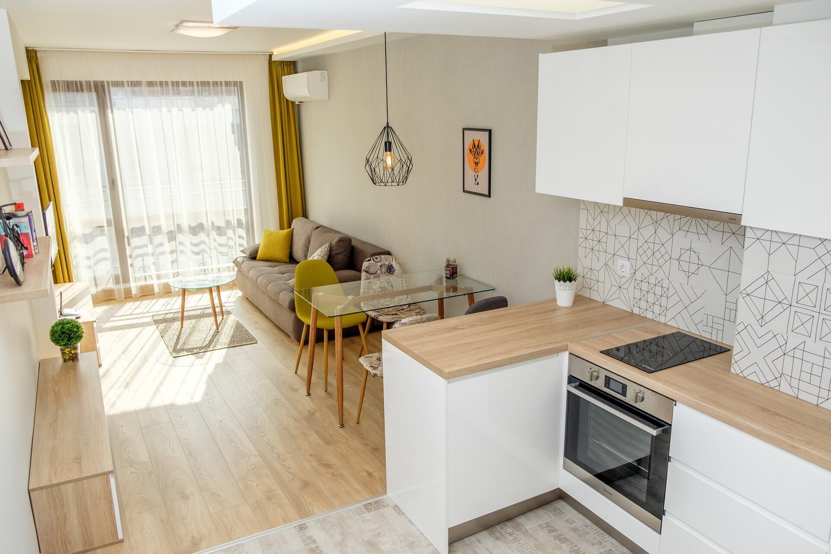 "Харизма" Лукс в топ центъра 8 Varna Short Rent