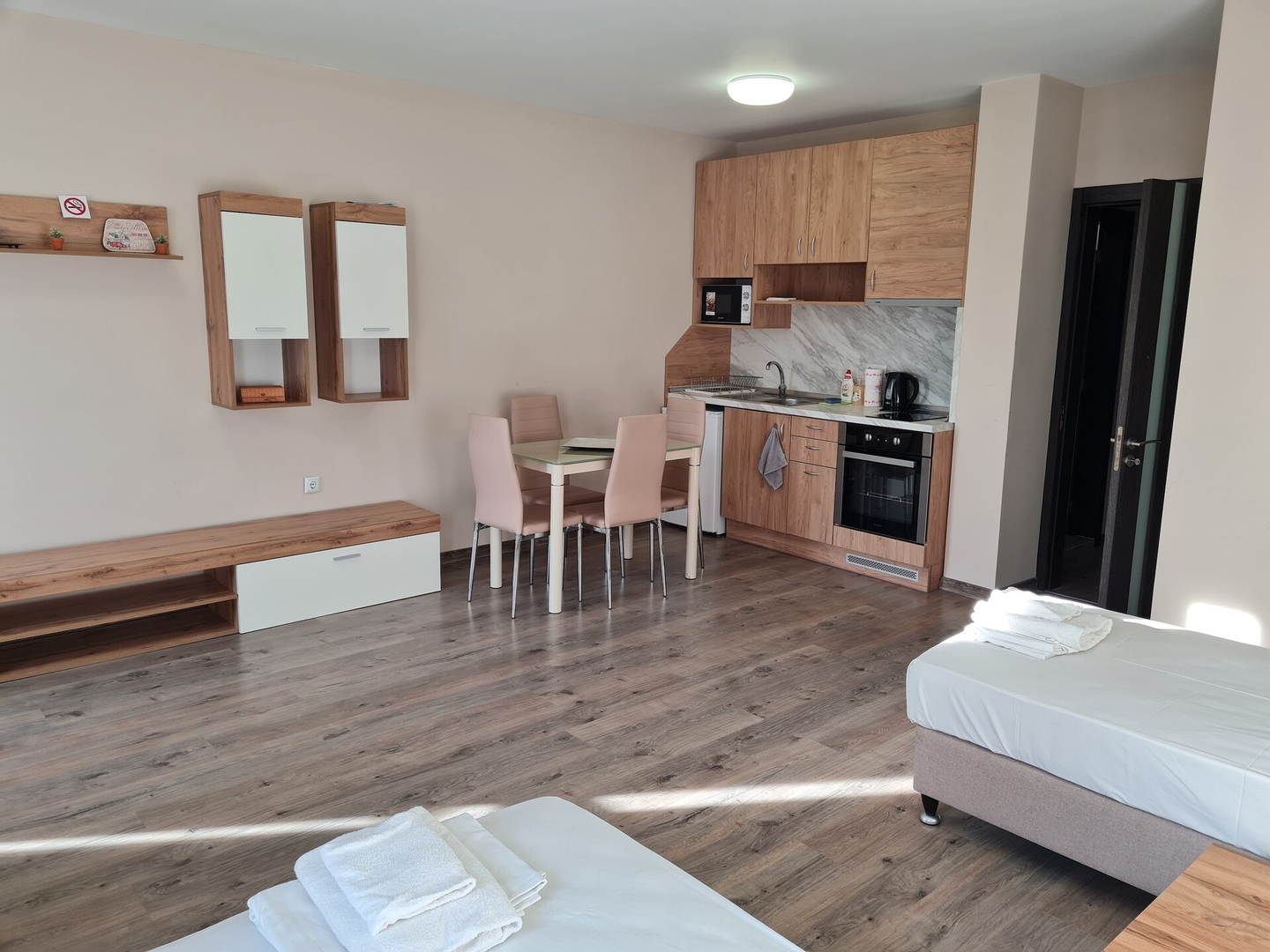 "Иларион" студио в нова сграда в сърцето на Варна 4 Varna Short Rent
