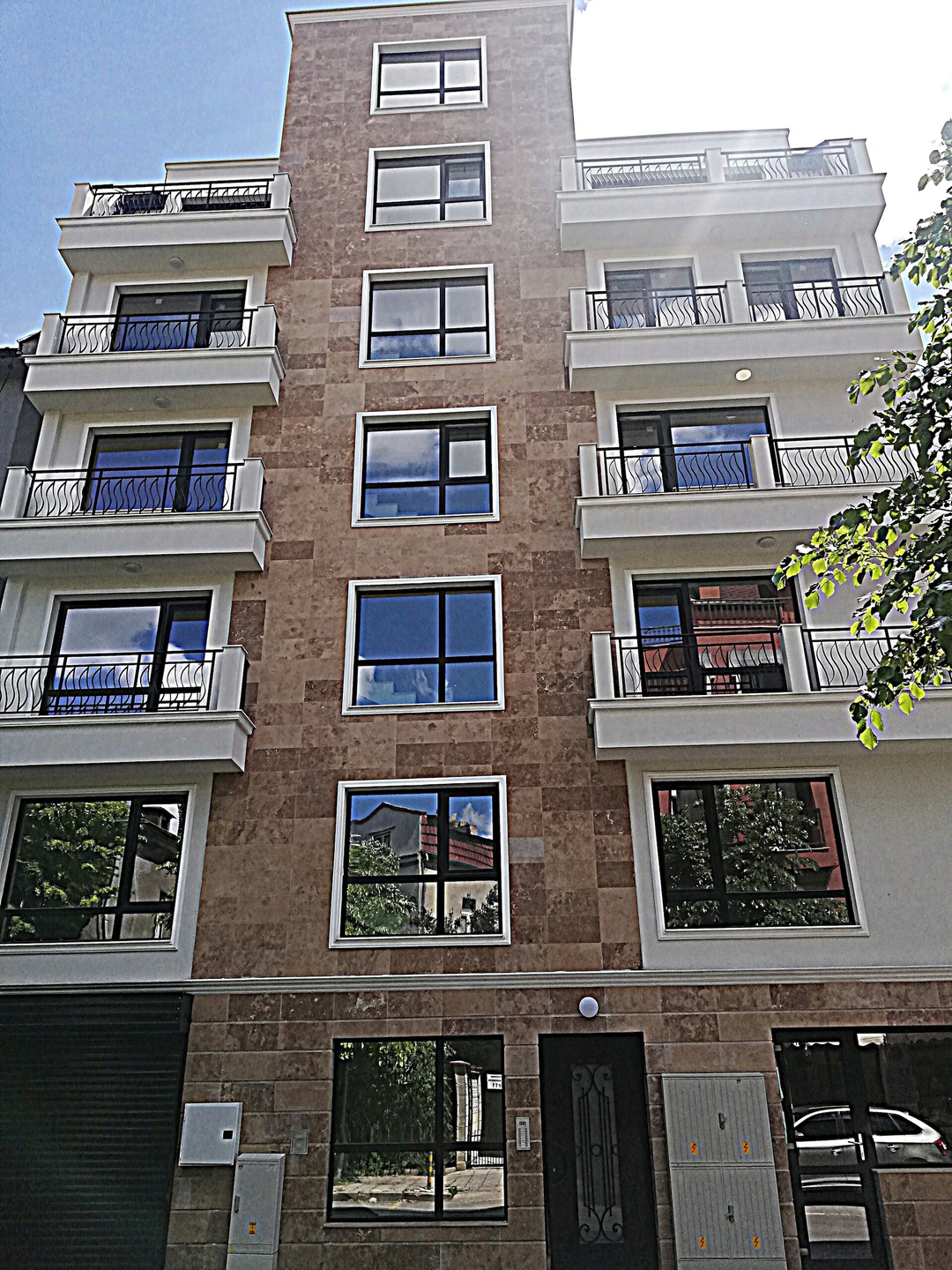 "Иларион" студио в нова сграда в сърцето на Варна 0 Varna Short Rent