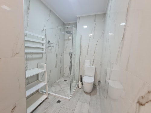 "Мати Вх" просторно студио в затворен комплекс 4 Varna Short Rent