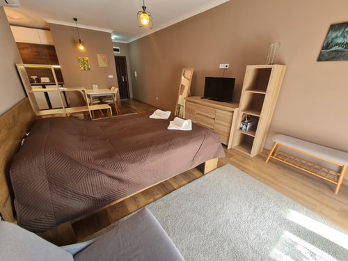 "Мати Вх" просторно студио в затворен комплекс 9 Varna Short Rent