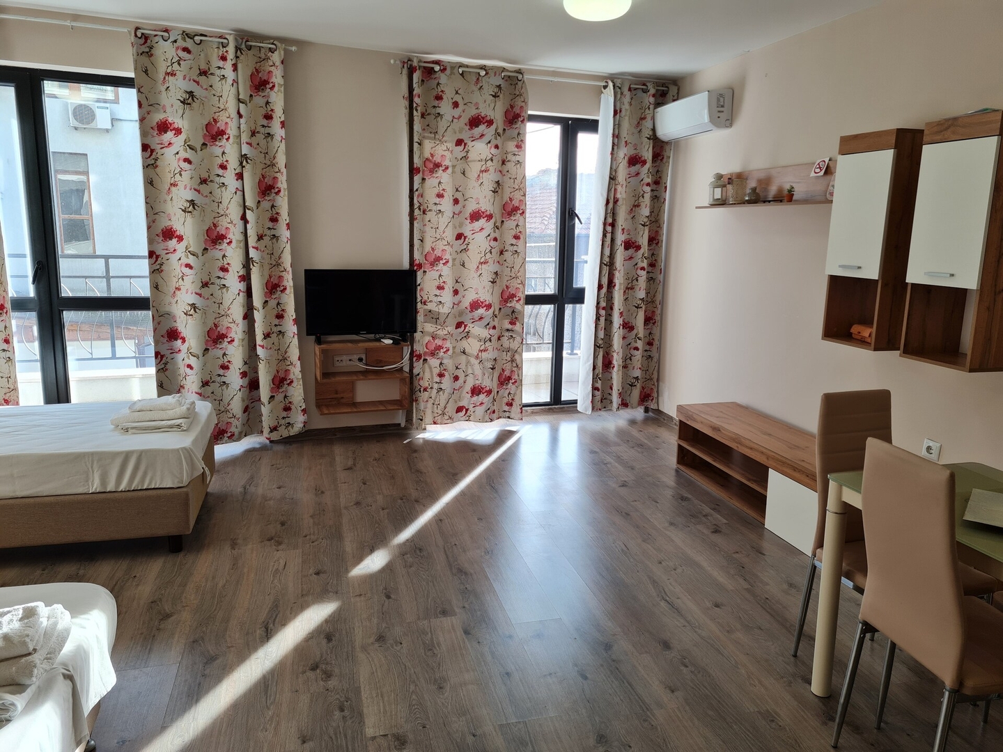 "Иларион" студио в нова сграда в сърцето на Варна 2 Varna Short Rent
