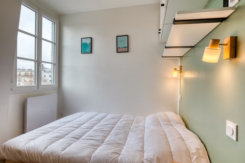 2 P dernier étage - Batignolles