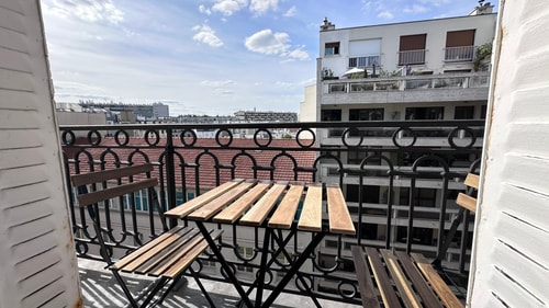 Appartement familial avec balcon - Montmartre
