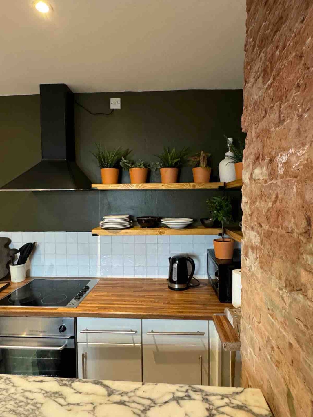 Cozy Garden Apartment with Wood Burner 4