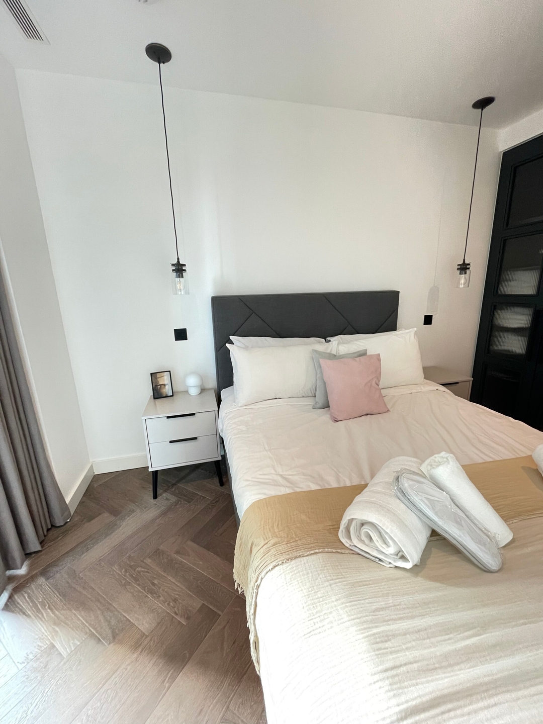 Luxury 1BR near Tower Bridge 3