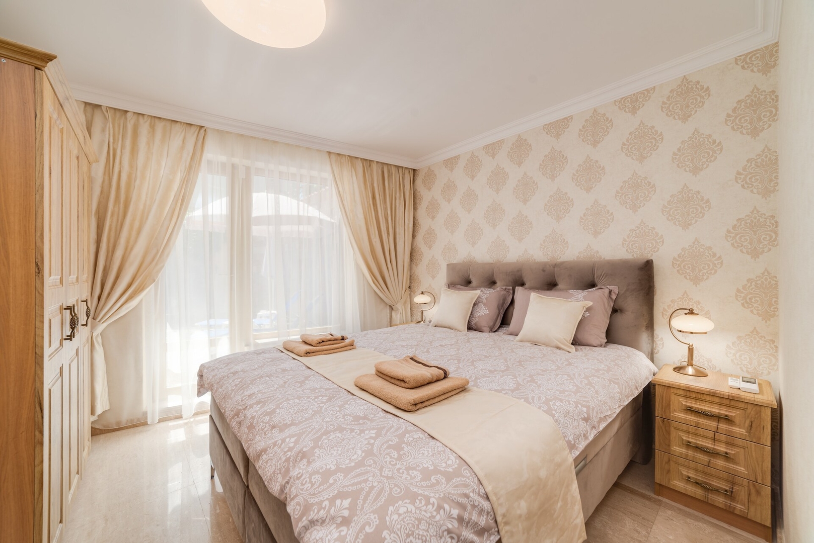 Deluxe and Central Garden Apartment 6 Click And Rent Bulgaria
