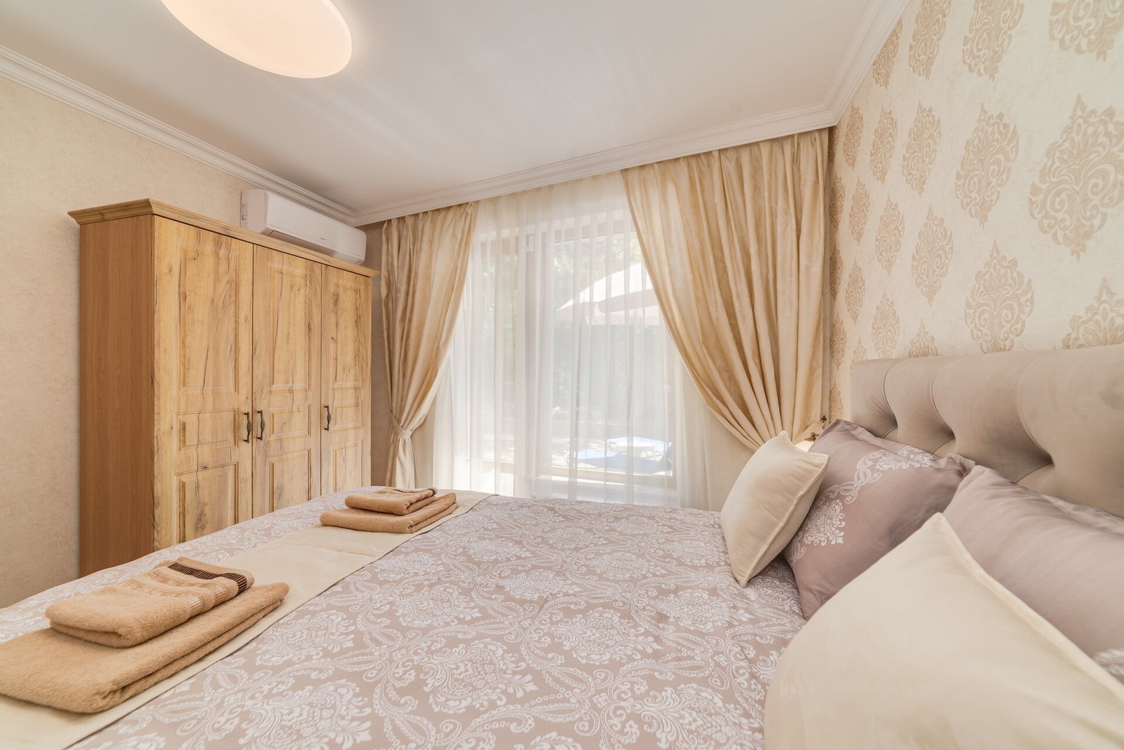 Deluxe and Central Garden Apartment 5 Click And Rent Bulgaria