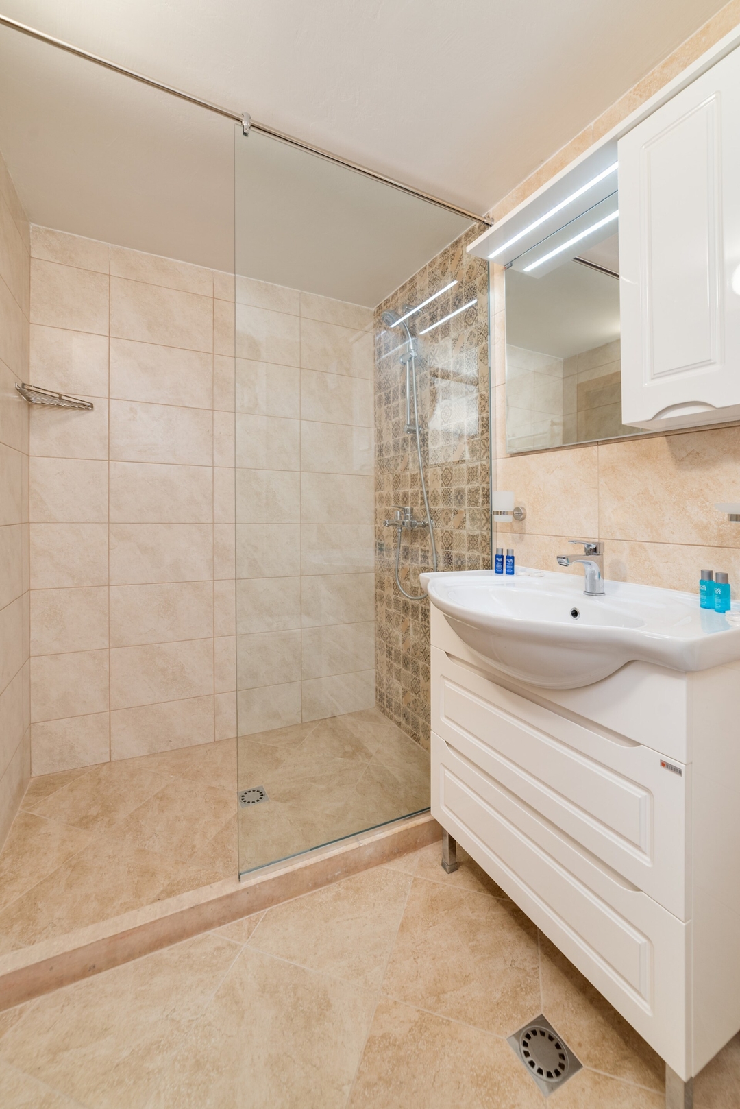 Deluxe and Central Garden Apartment 15 Click And Rent Bulgaria
