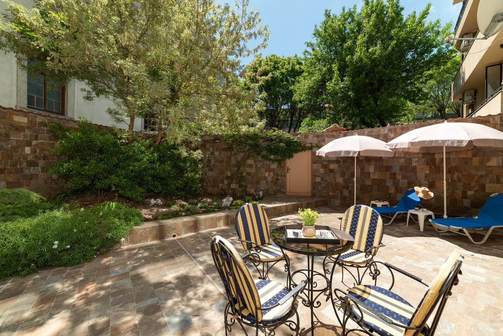 Deluxe and Central Garden Apartment 3 Click And Rent Bulgaria