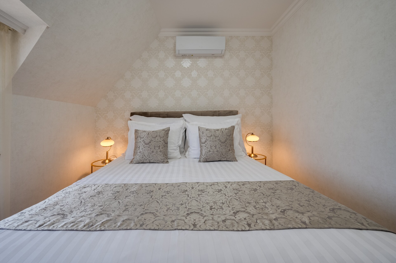Prestige Central Apartment 10 7 Click And Rent Bulgaria