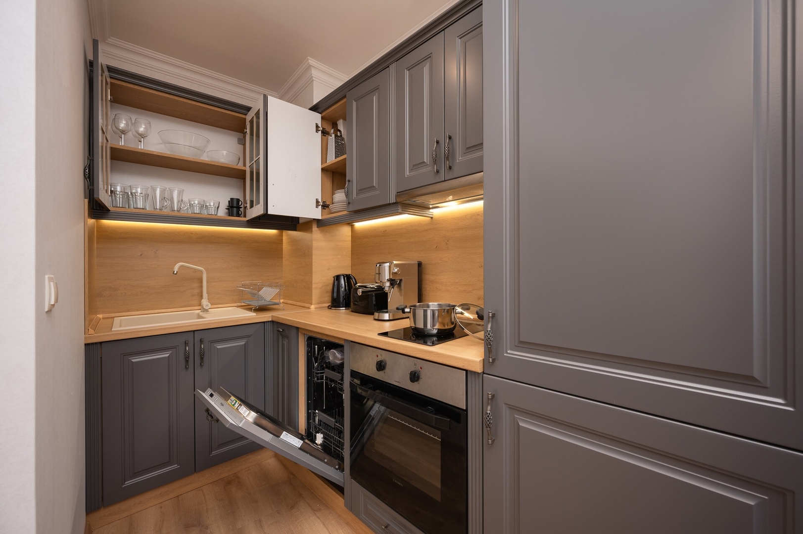 Prestige Central Apartment 4 3 Click And Rent Bulgaria