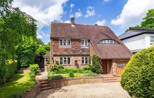 Charming 4-Bed Home in Epping