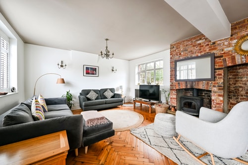 Stylish 3-Bed Home Close to Stansted Airport