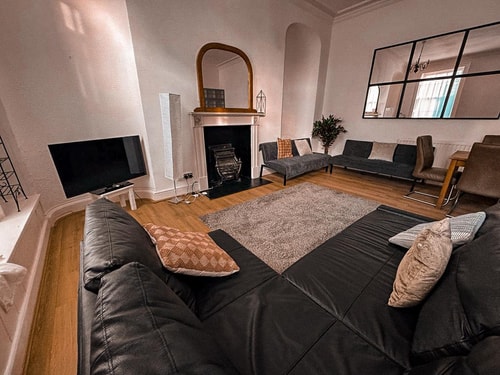 Central Lowestoft 3-Bed Flat | 2 Kings, Sleeps 5