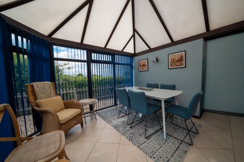 2-Bed Holiday Home with Conservatory, Elmswell