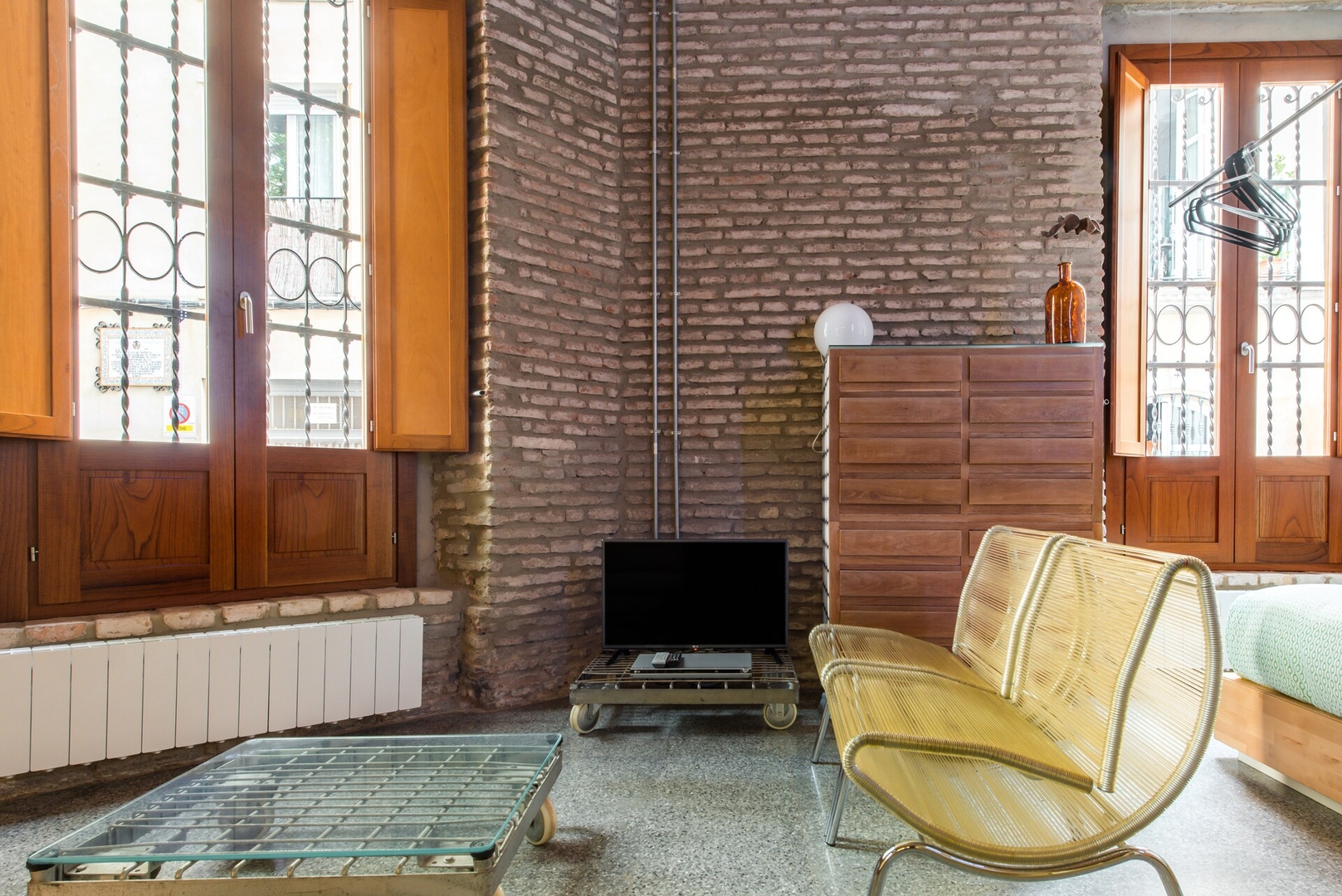 The Yellow Box: An Industrial Style Apartment Mi casa is your house