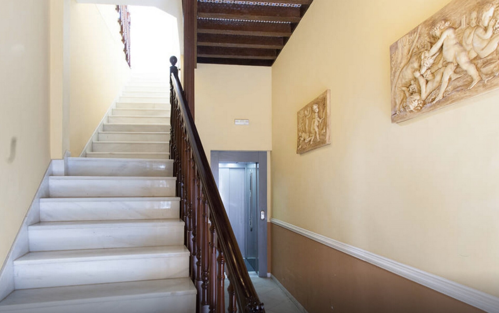 IN THE HEART OF THE CITY CENTER 12 Mi casa is your house