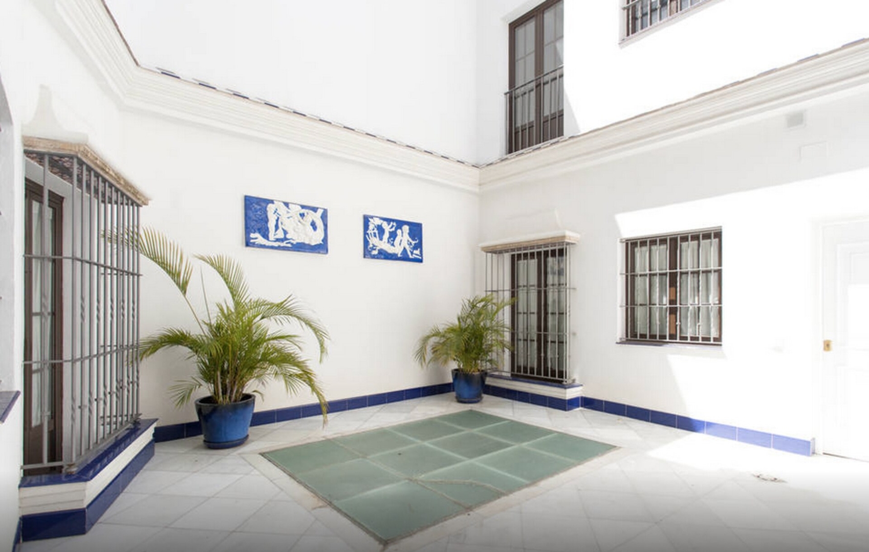 IN THE HEART OF THE CITY CENTER 13 Mi casa is your house