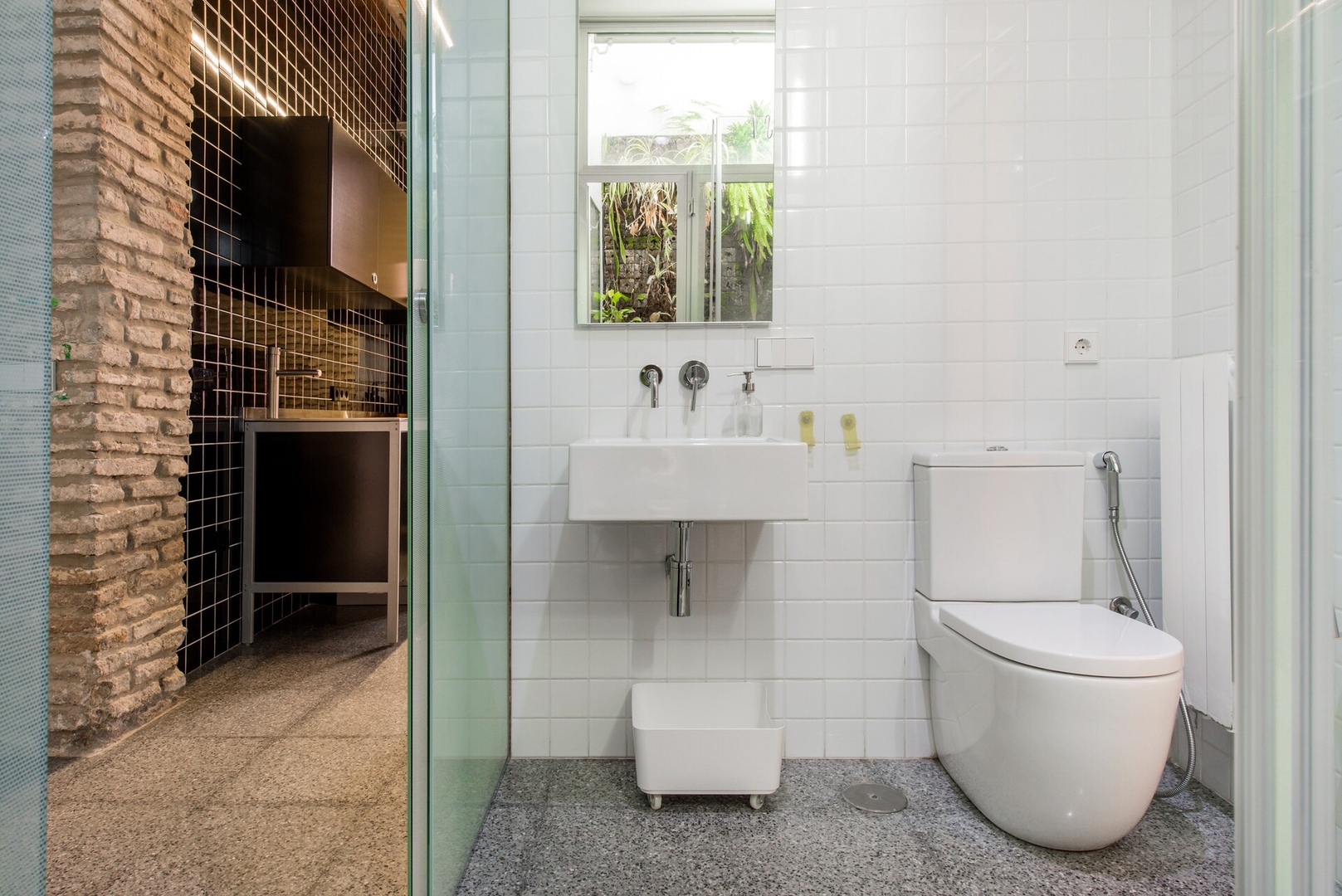 The Yellow Box: An Industrial Style Apartment 24 Mi casa is your house