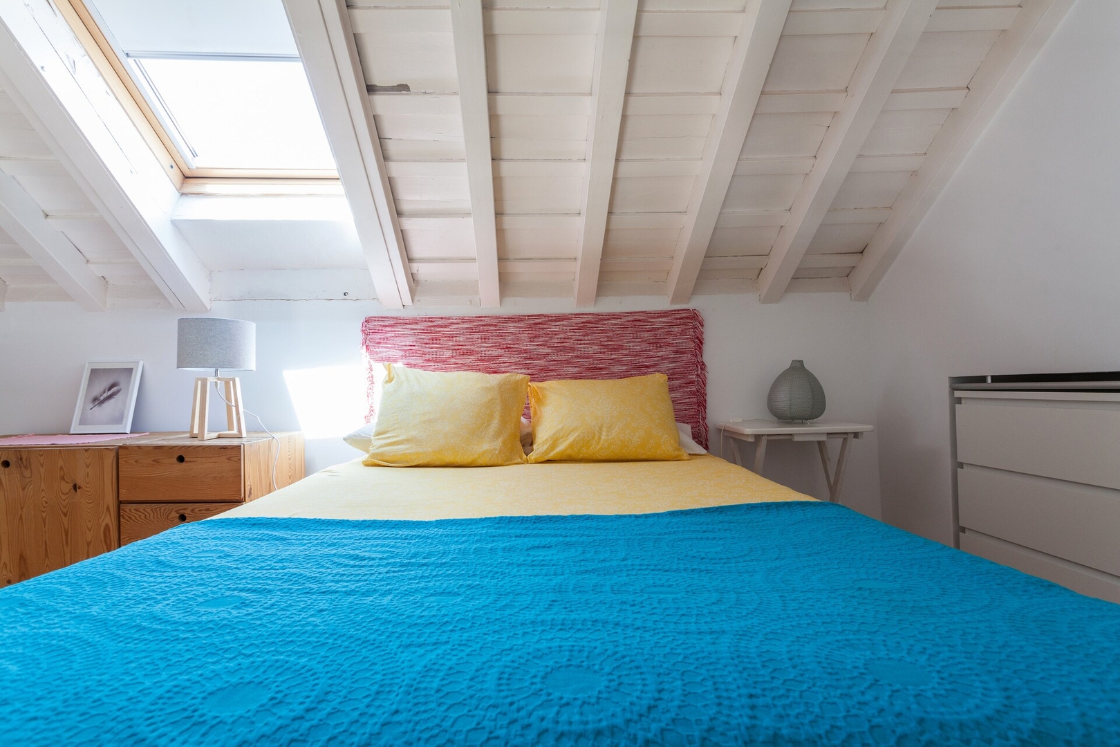 Charming WHITE LOFT: peaceful in the city old town 19 Mi casa is your house