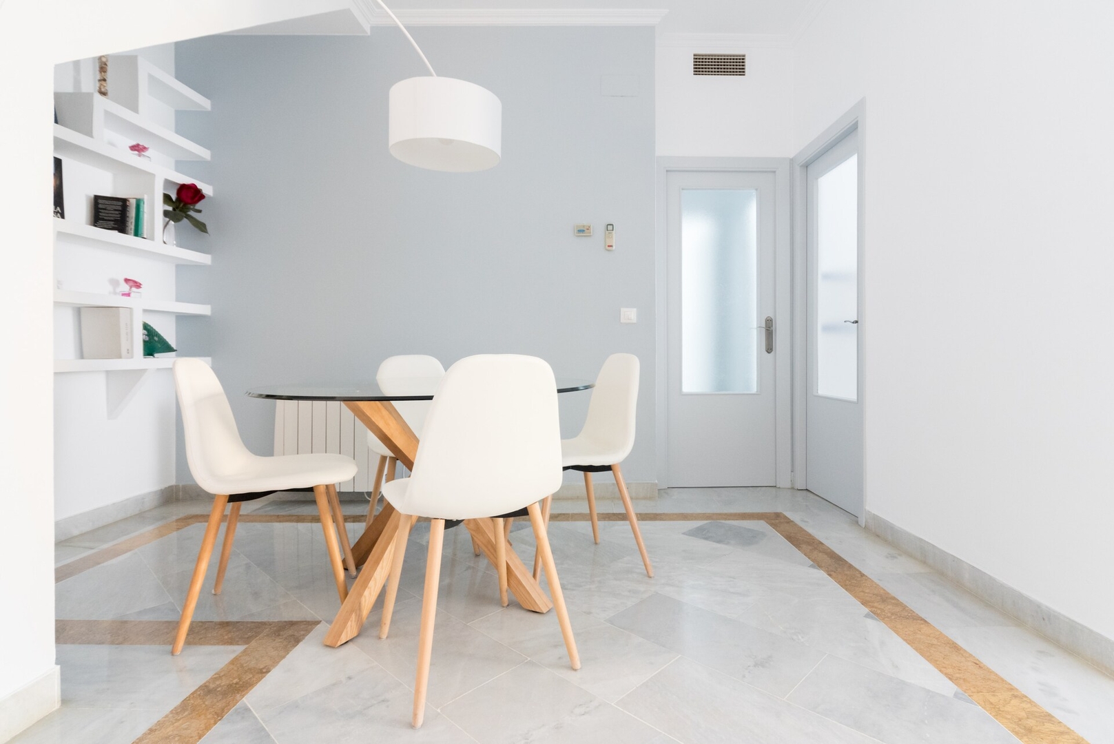 Moderno y espacioso apartamento junto a la calle Regina 18 Mi casa is your house