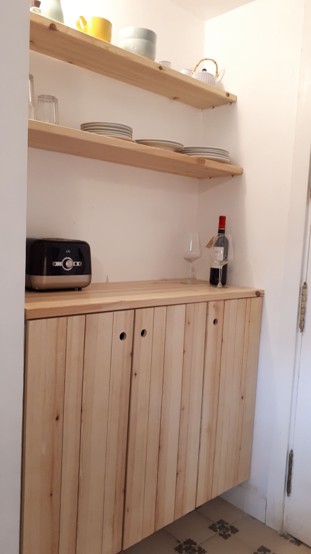 Charming WHITE LOFT: peaceful in the city old town 8 Mi casa is your house