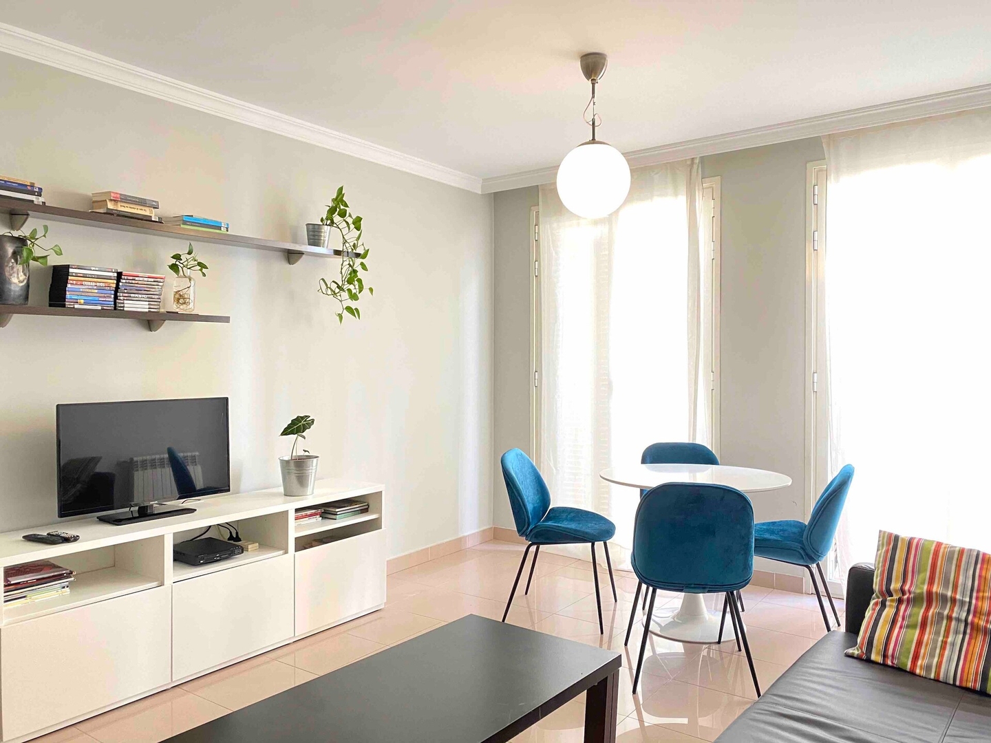 Spacious and close to Gran 6 Mi casa is your house