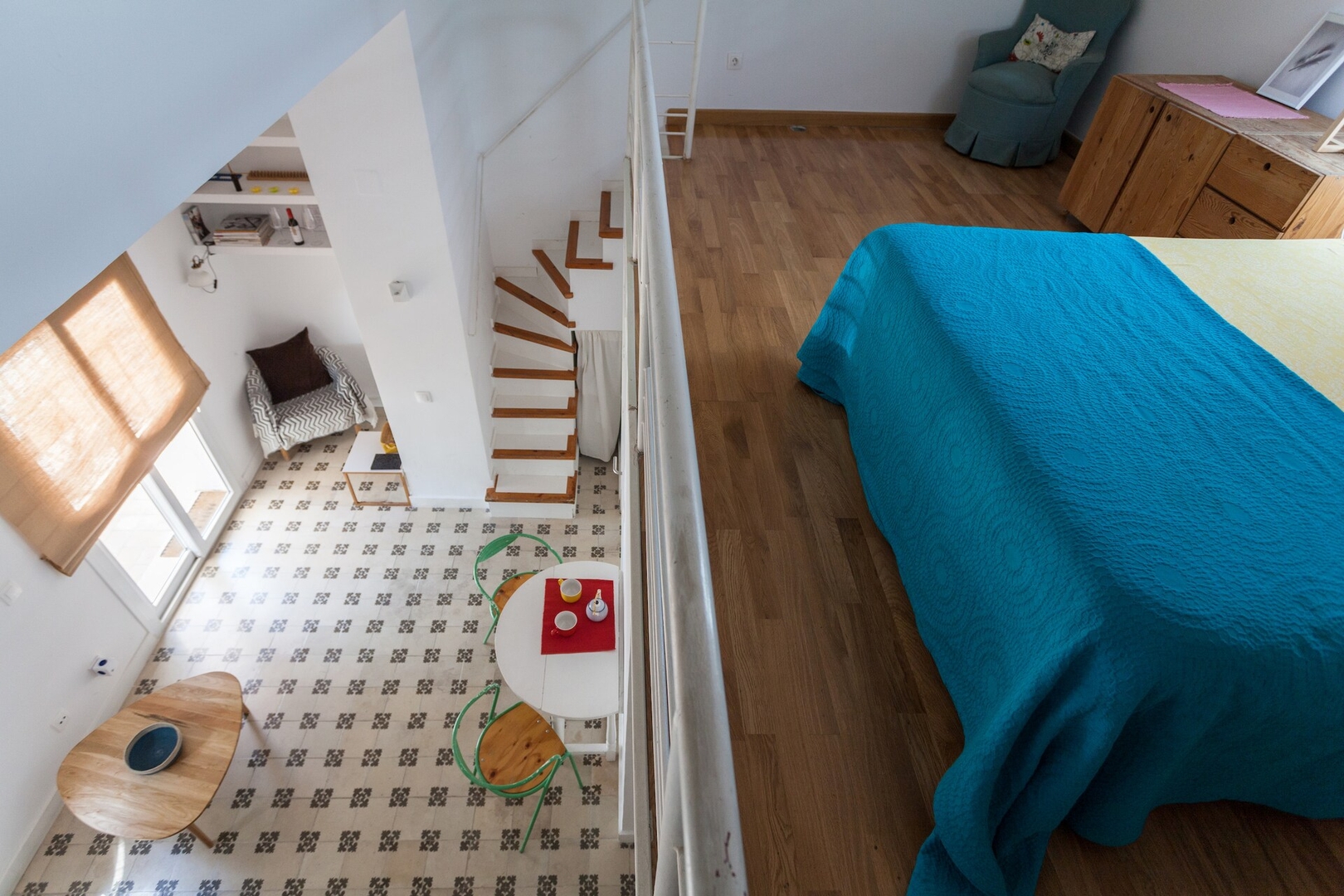 Charming WHITE LOFT: peaceful in the city old town 17 Mi casa is your house