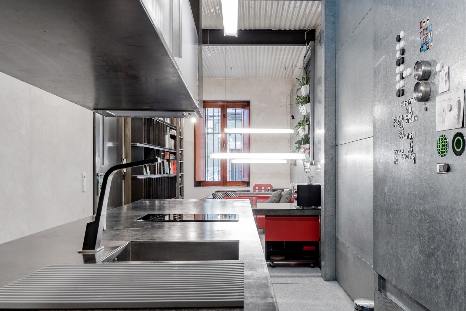 Contemporary Loft Space in Historic City Center 15 Mi casa is your house
