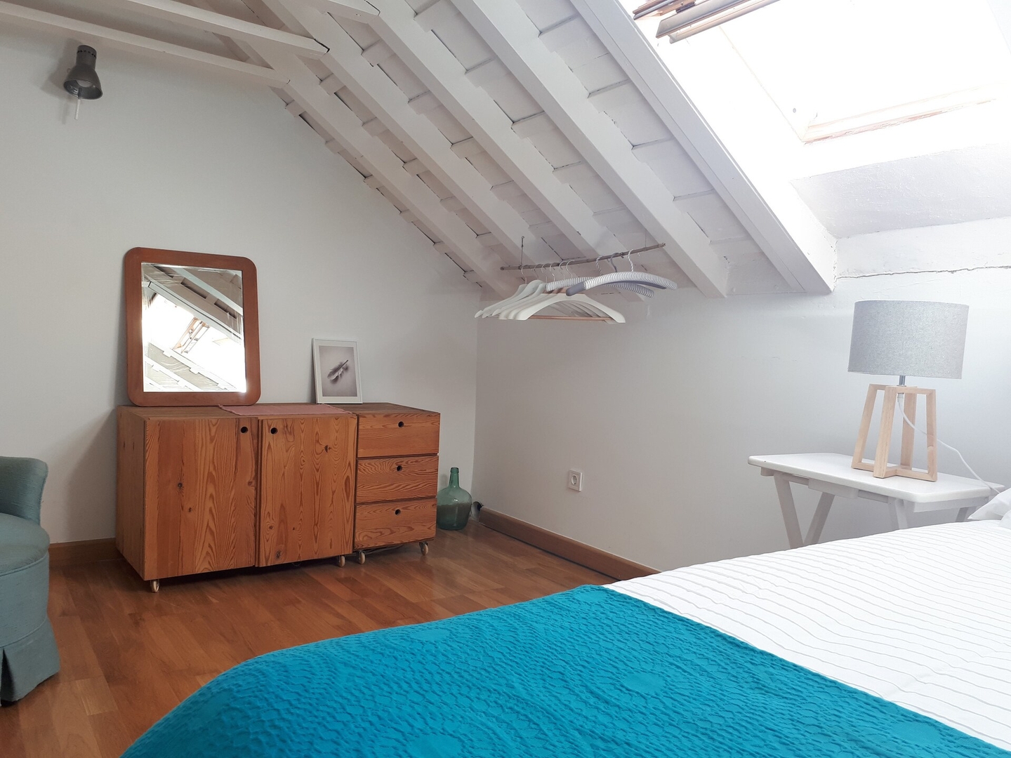 Charming WHITE LOFT: peaceful in the city old town 22 Mi casa is your house
