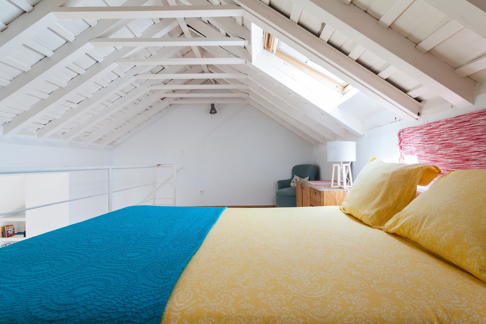 Charming WHITE LOFT: peaceful in the city old town 18 Mi casa is your house