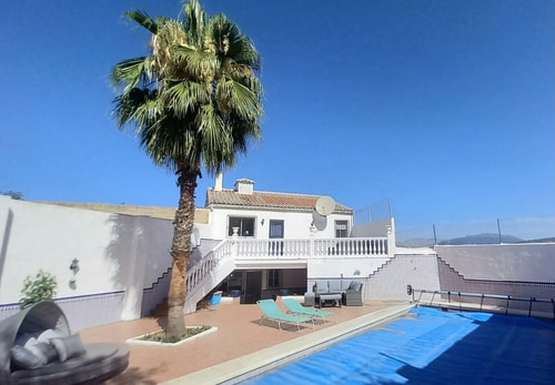 5 Bedroom House, Private Pool & Outside Kitchen