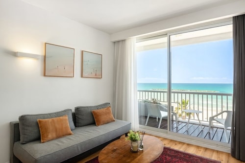 (Building Shelter) Sea View 2Bedroom Inside Hotel