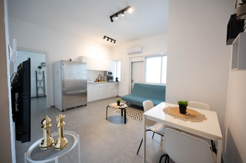 HaYarkon Seaside - 3 Bedroom By Vacay