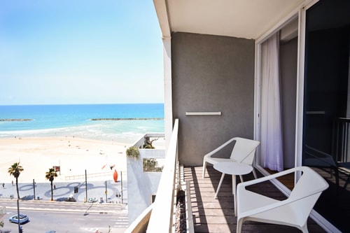 (Building Shelter) Luxury 1 Bedroom Inside Hotel